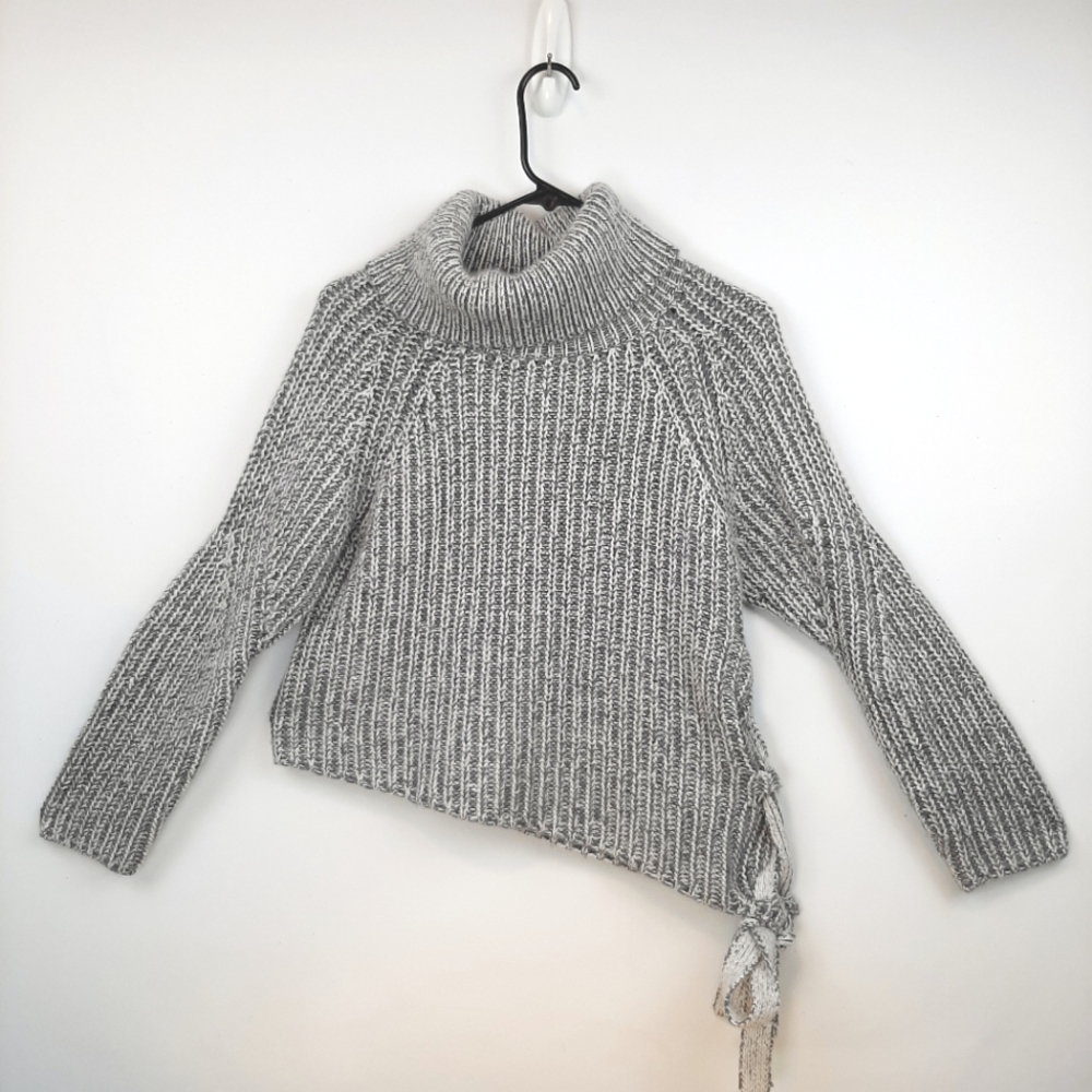 STYLESTALKER Hart Turtleneck Asymmetrical Hem Gray Knit Sweater Angora Size XS
